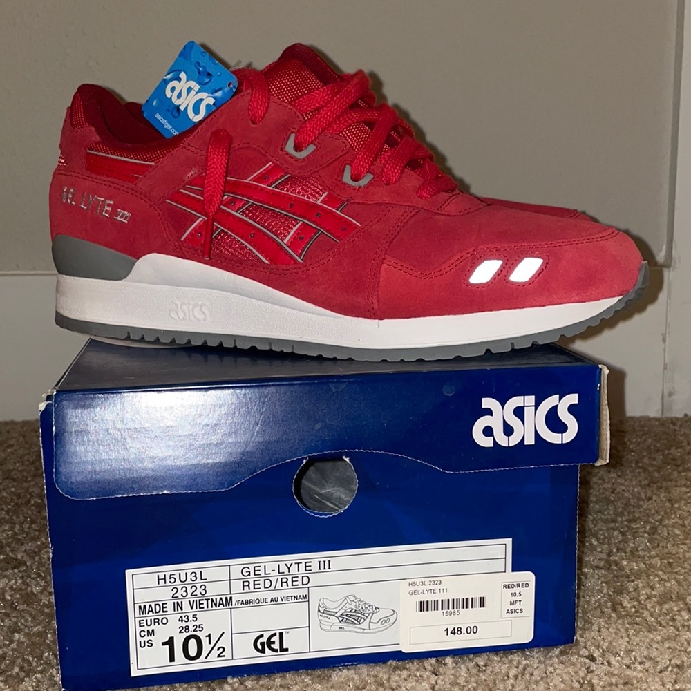 New in box men’s size 10.5 Asics Gel-Lyte III